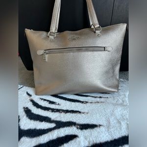 COACH purse/handbag-Beautiful Gold/Metallic